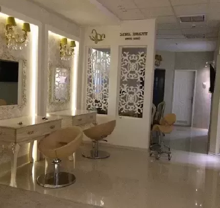زيبايي مونا پارسا