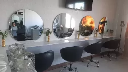 آکادمي زيبايي وارش