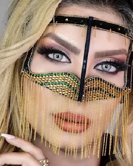 سالن زيبايي بهارک