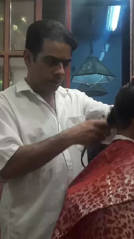 آرايشگاه مردانه شاهرخ