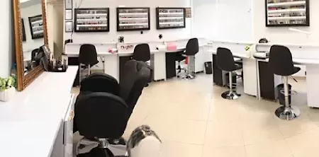 سالن زيبايي زرنوش