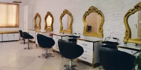 سالن زيبايي زن رز