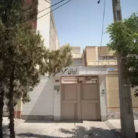 سالن زيبايي معروف