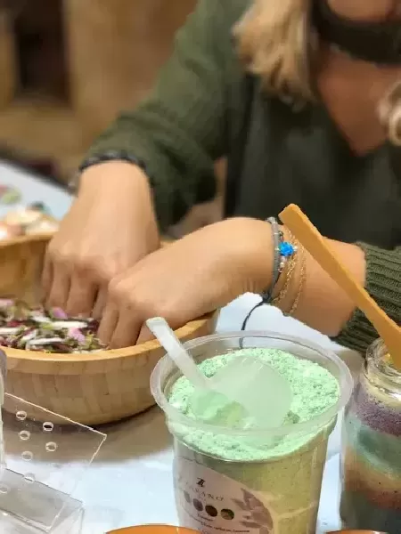 مجموعه زيبايي رزا بيگي
