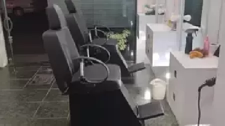 آرايشگاه مردانه فرشاد
