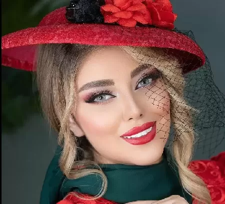 سالن زيبايي سرخ‌پوش