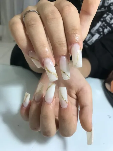 سالن زيبايي نازي عباسي