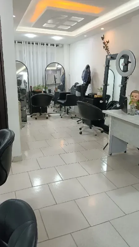 سالن زيبايي فرناز هاشمي