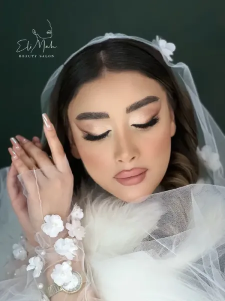 سالن زيبايي الي ماه