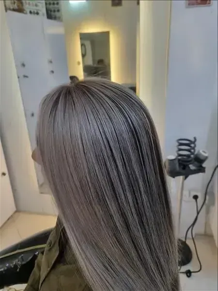 سالن زيبايي مينا