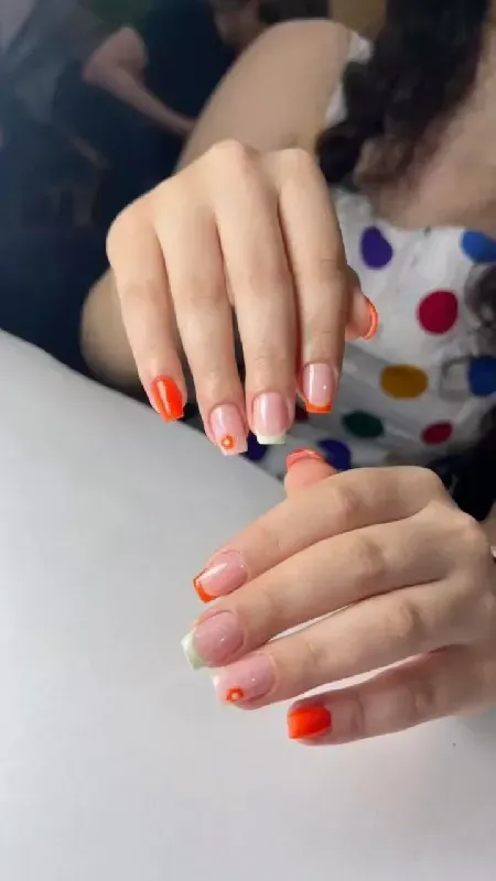 سالن زيبايي فلوريا ميرزايي